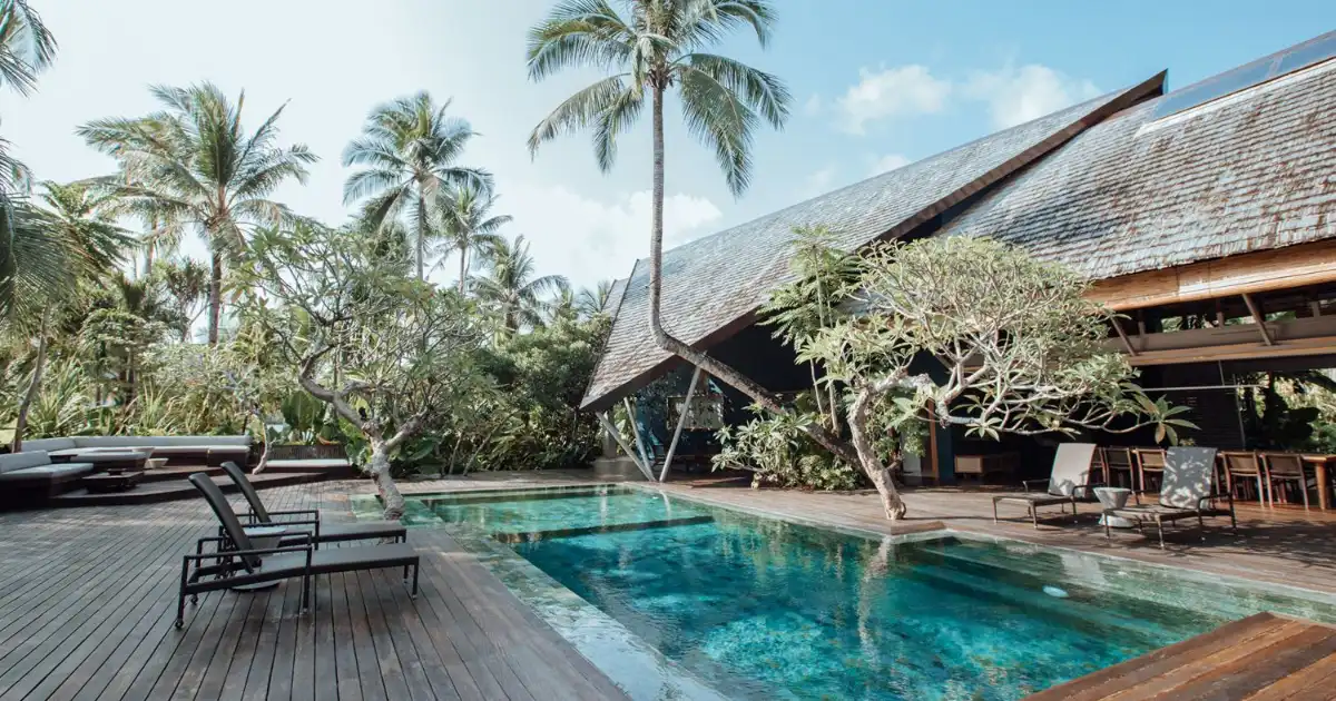Rent a luxury Maison Bukana in Siargao