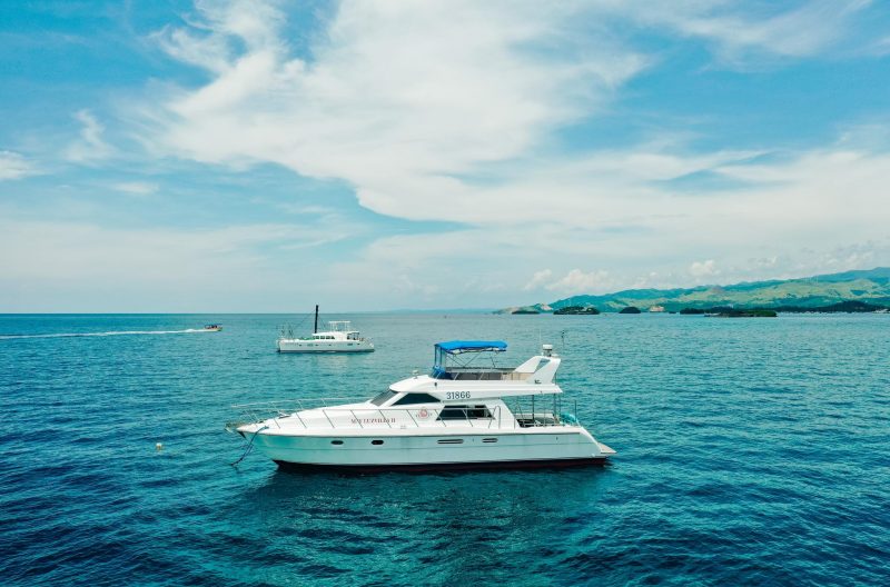Yachts For Rent Boracay Paraw Rental Yacht Tours The Luxe Guide
