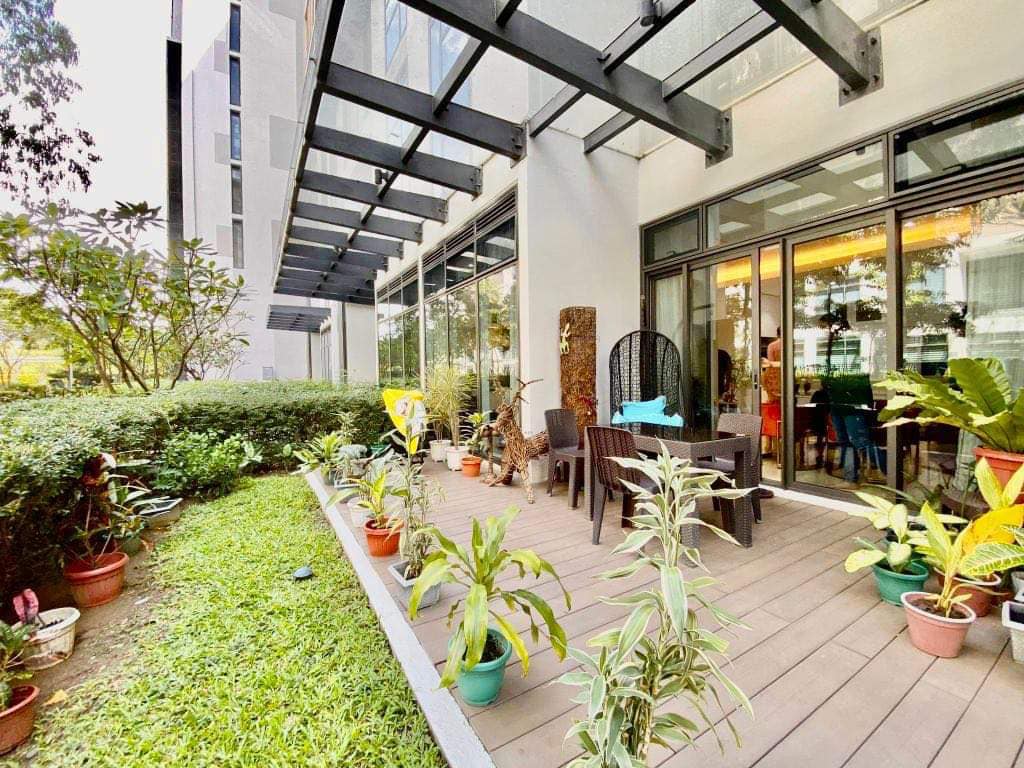 Curated visual reference: Luxury Apartment Complex With Private Garden Spaces Reference: Bi Level Garden Villa At Arca South