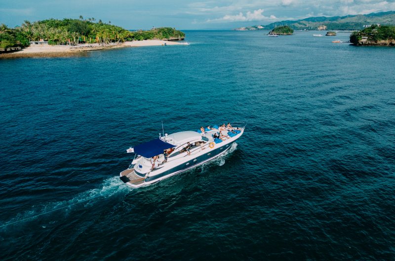 Yachts For Rent Boracay Paraw Rental Yacht Tours The Luxe Guide